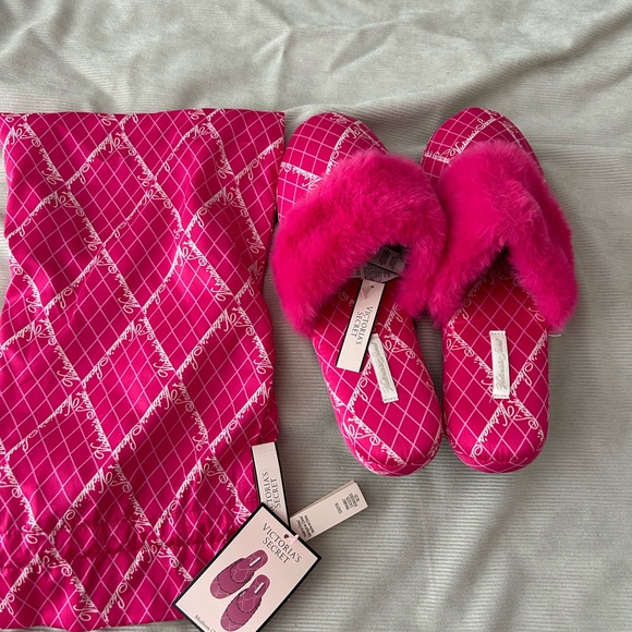 Victorias Secret Hot Pink Satin Slippers - Picture 4 of 5